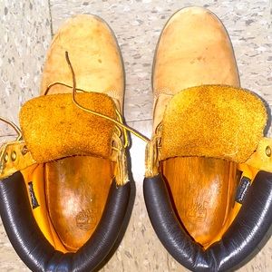 These are men Timberland’s. Size 10.5